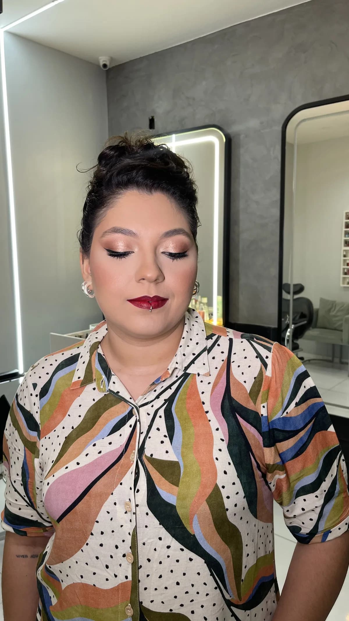 Produção editorial, maquiagem com conceito, luz e direção estética
